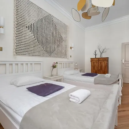 Exclusive Old Town Apartment By Noclegi Renters Апартаменты *