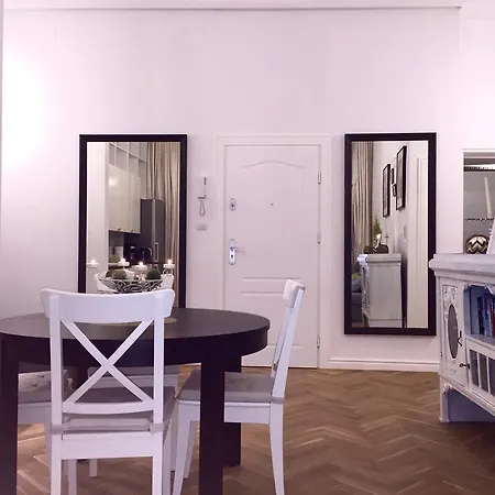 Exclusive Old Town Apartment By Noclegi Renters Apartment